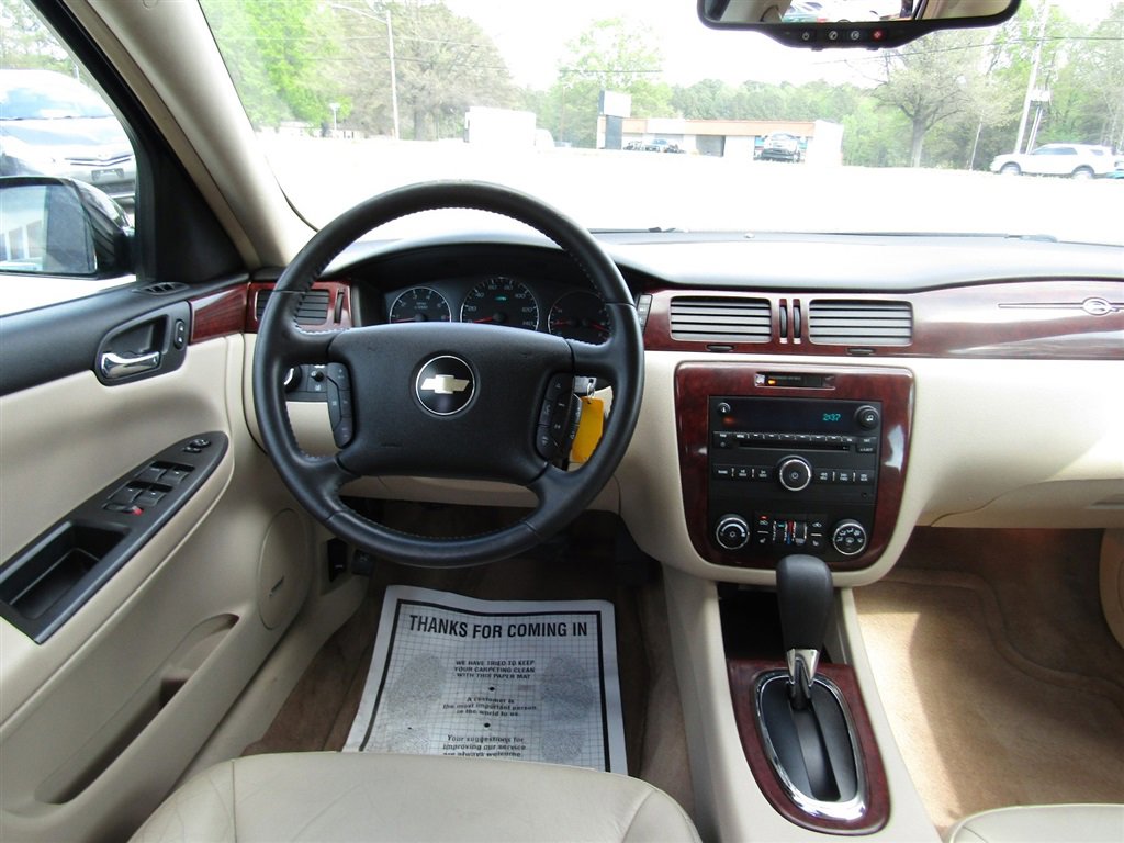 Used 2009 Chevrolet Impala LTZ image 24
