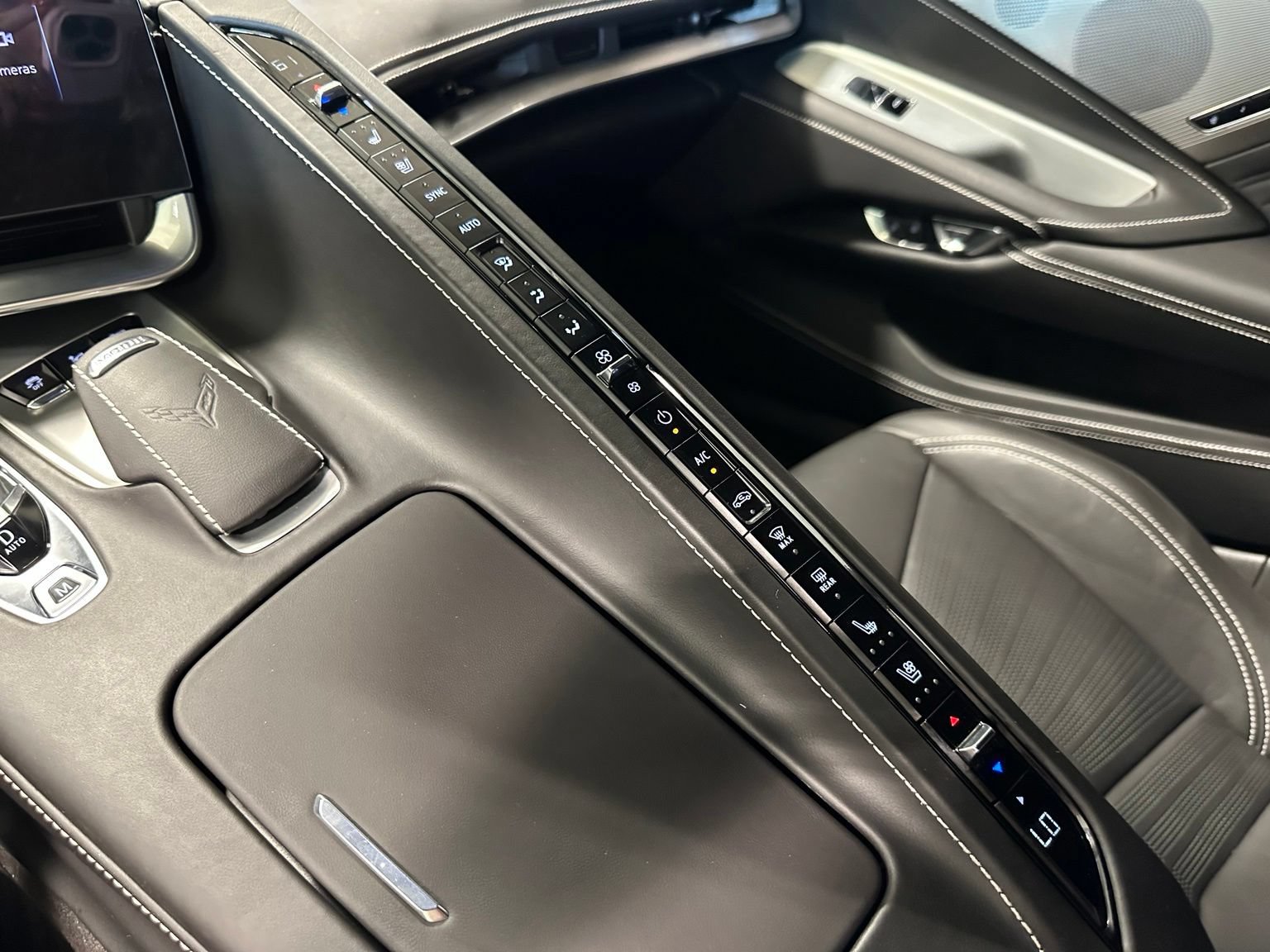 Used 2025 Chevrolet Corvette Z06 RWD image 30