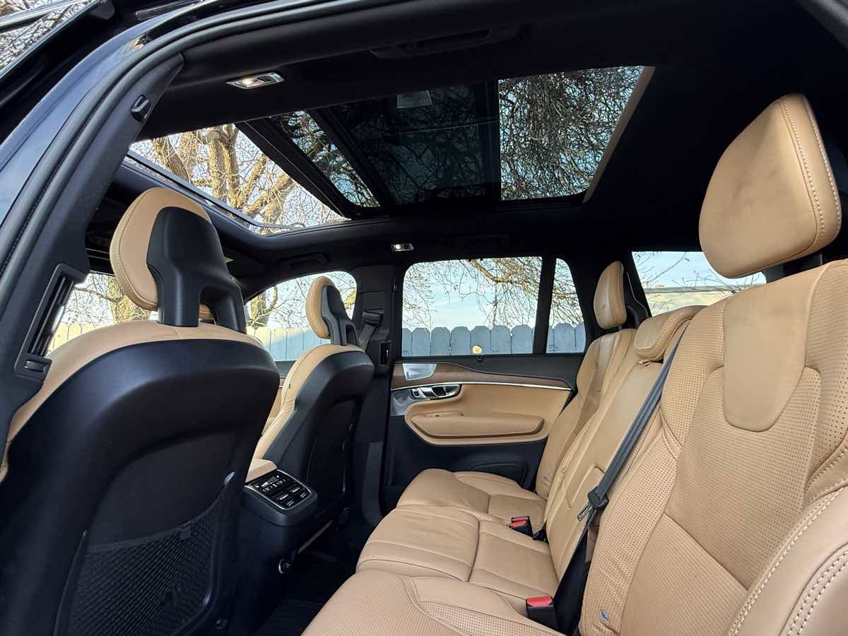 Used 2017 Volvo XC90 T6 Inscription w/ Vision Package image 7