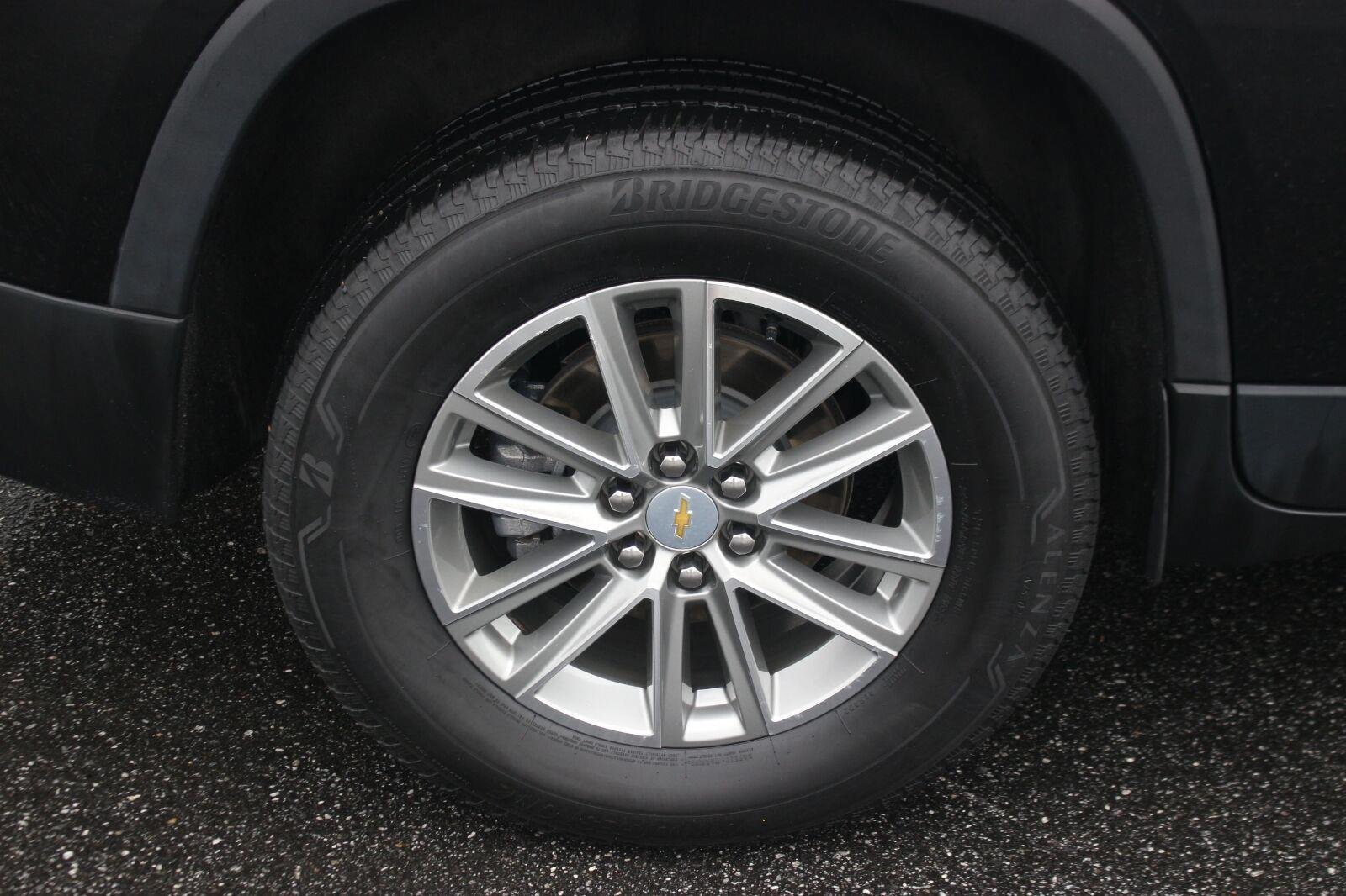 Used 2023 Chevrolet Traverse LT w/ LPO, Cargo Package AWD/4WD image 38