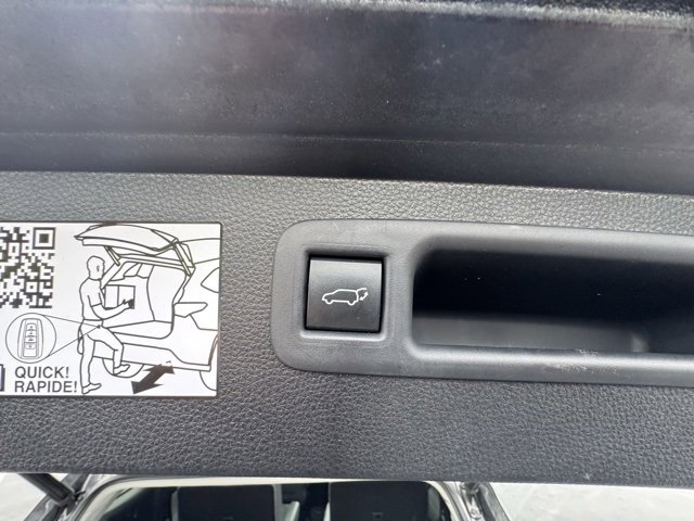 Used 2023 Toyota Highlander Limited image 11