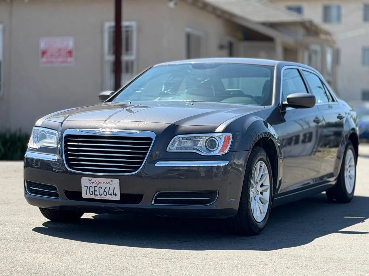 Used 2014 Chrysler 300 Limited RWD image 5