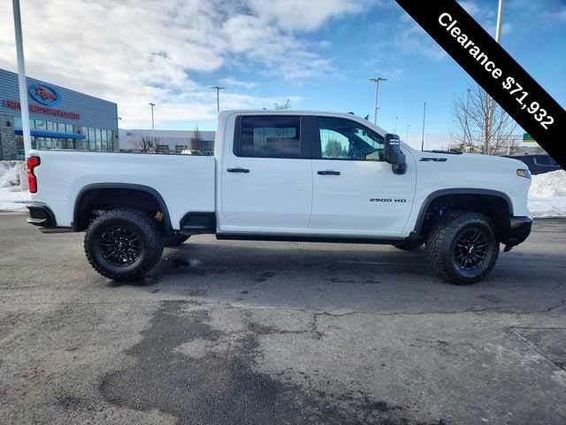 Used 2025 Chevrolet Silverado 2500 ZR2 w/ Technology Package AWD/4WD image 9