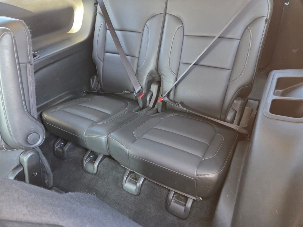 Used 2018 GMC Acadia SLT FWD image 16