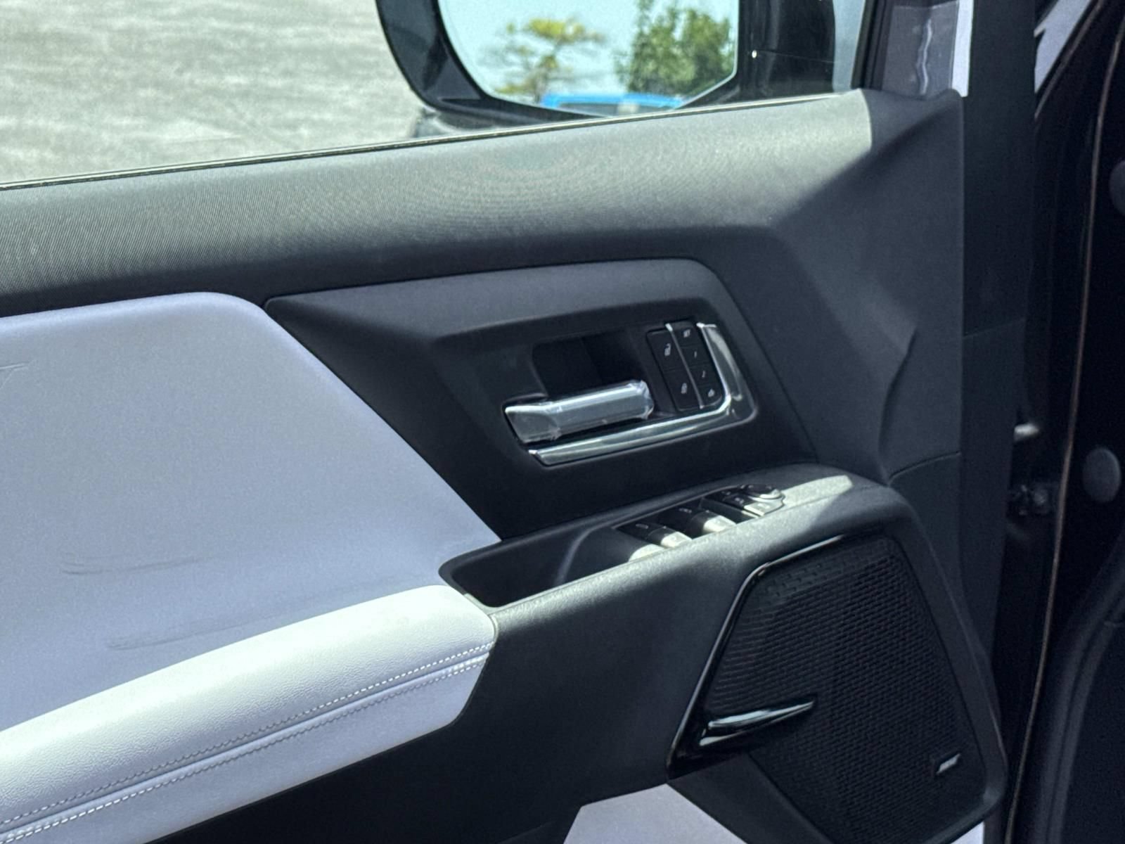 New 2026 Chevrolet Silverado EV 4x4 Crew Cab image 16