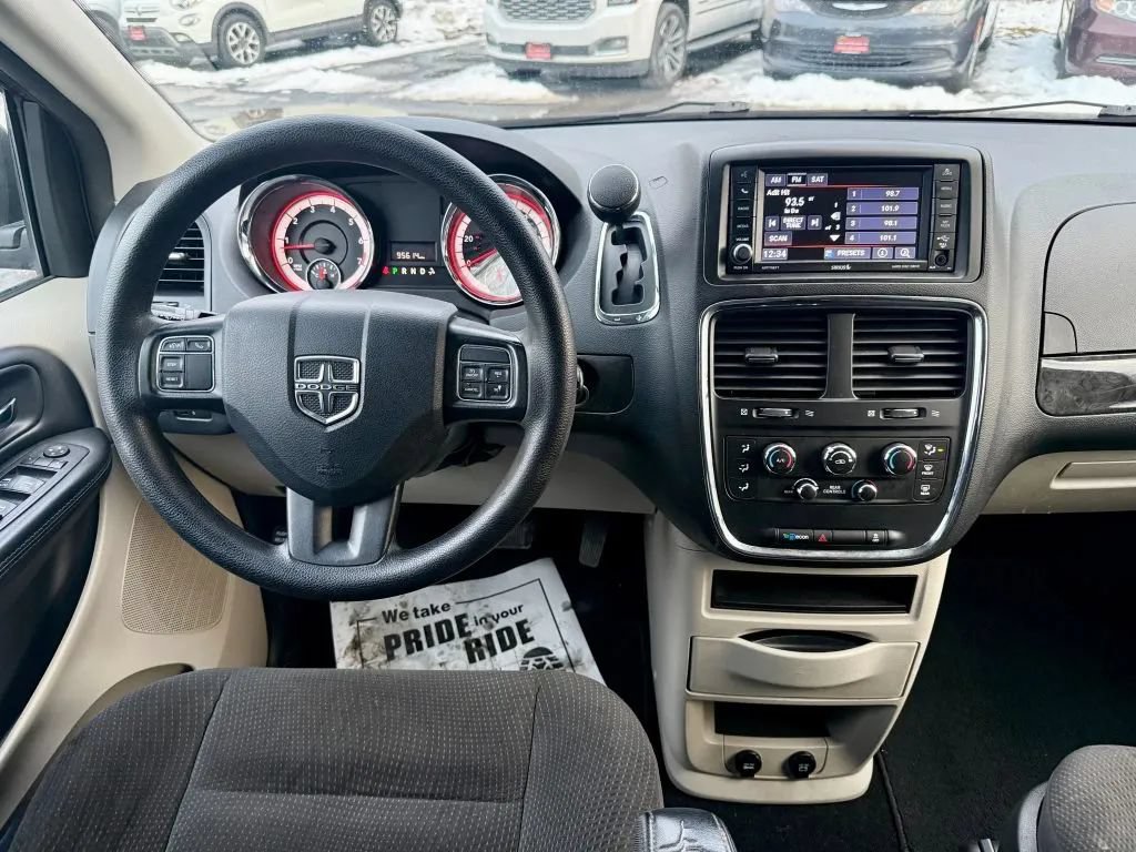 Used 2018 Dodge Grand Caravan SE w/ UConnect Hands-Free Group FWD image 15