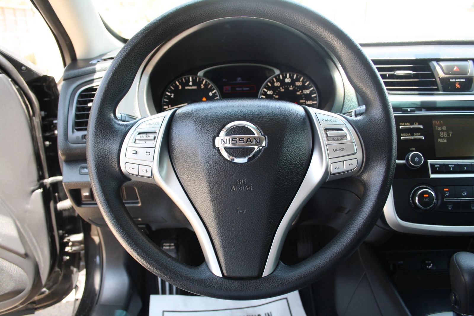 Used 2016 Nissan Altima 2.5 S w/ Interior Lighting Package FWD image 10