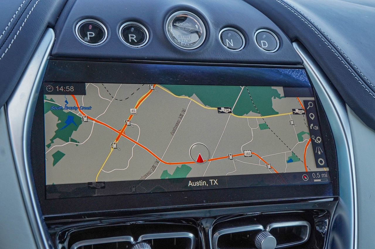 Used 2022 Aston Martin DBX image 27