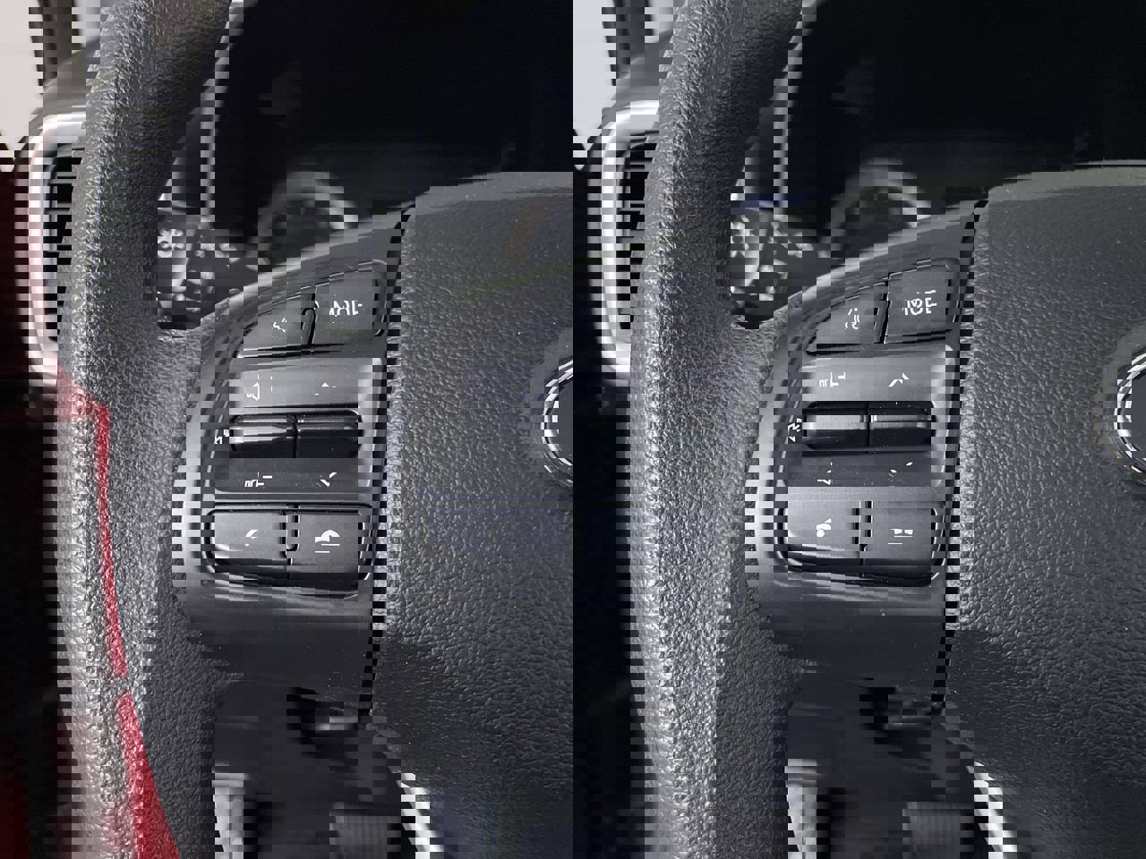 Used 2022 Hyundai Venue SE image 24