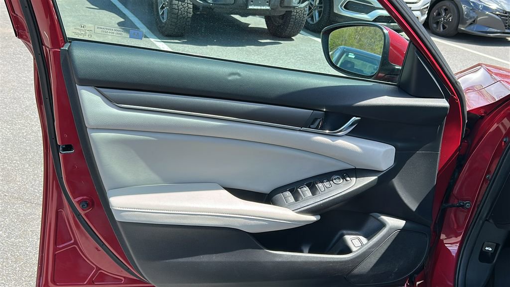 Used 2018 Honda Accord LX image 10