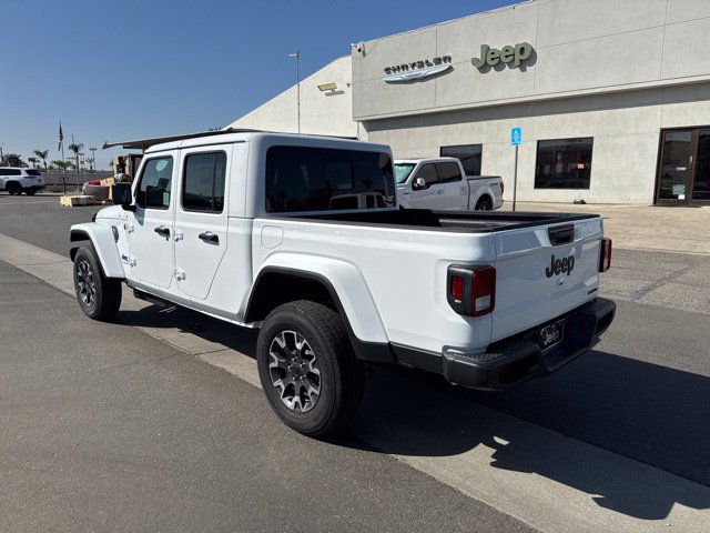 New 2026 Jeep Gladiator Sport AWD/4WD image 3