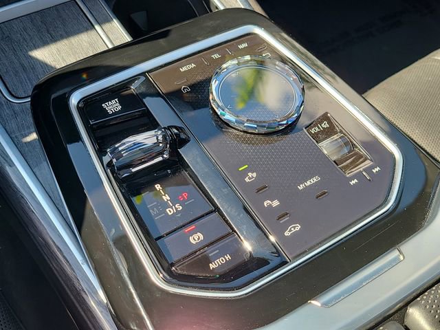 Used 2025 BMW 740i RWD image 32