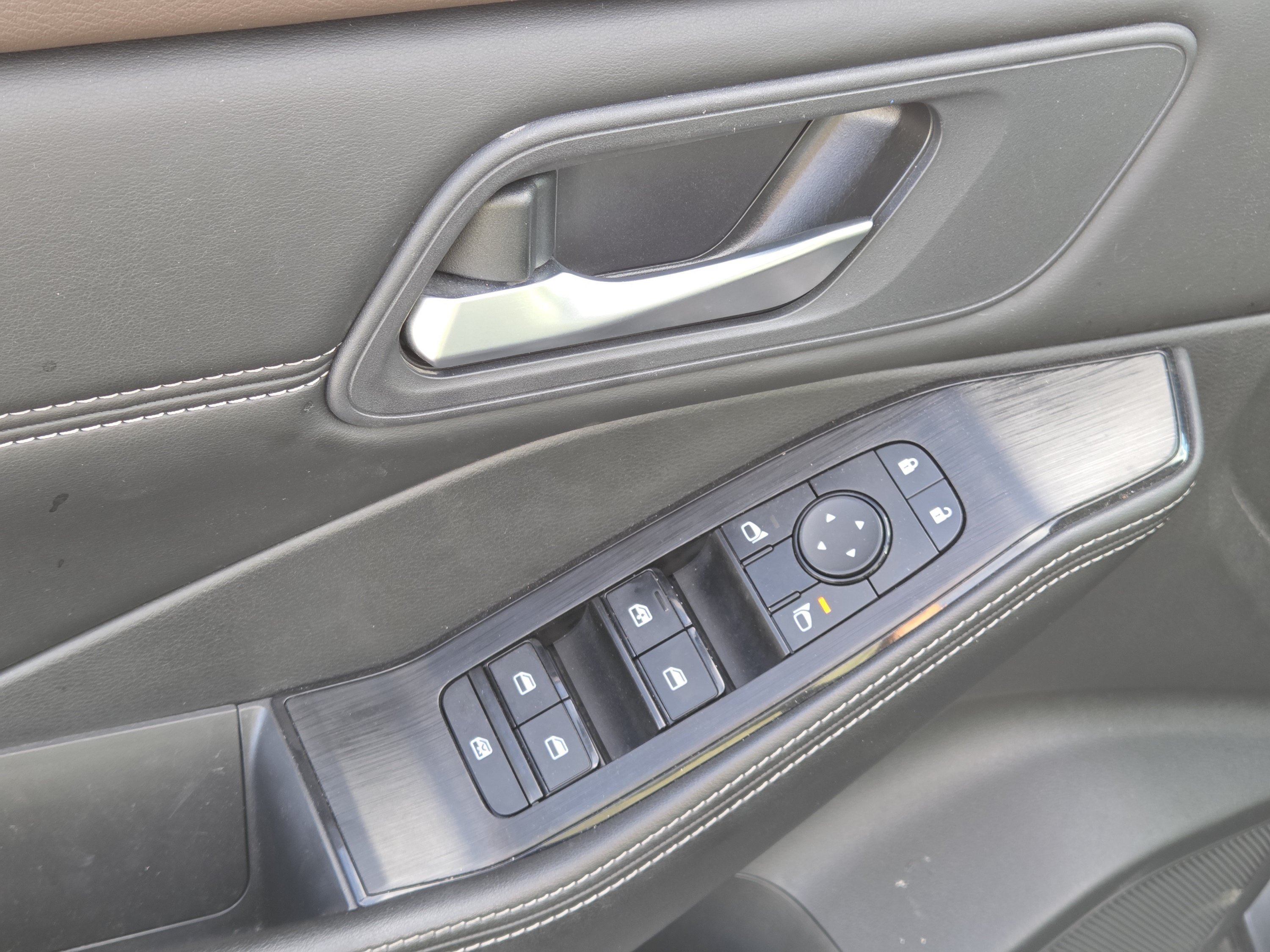 Used 2023 Nissan Rogue SV w/ SV Premium Package AWD/4WD image 34
