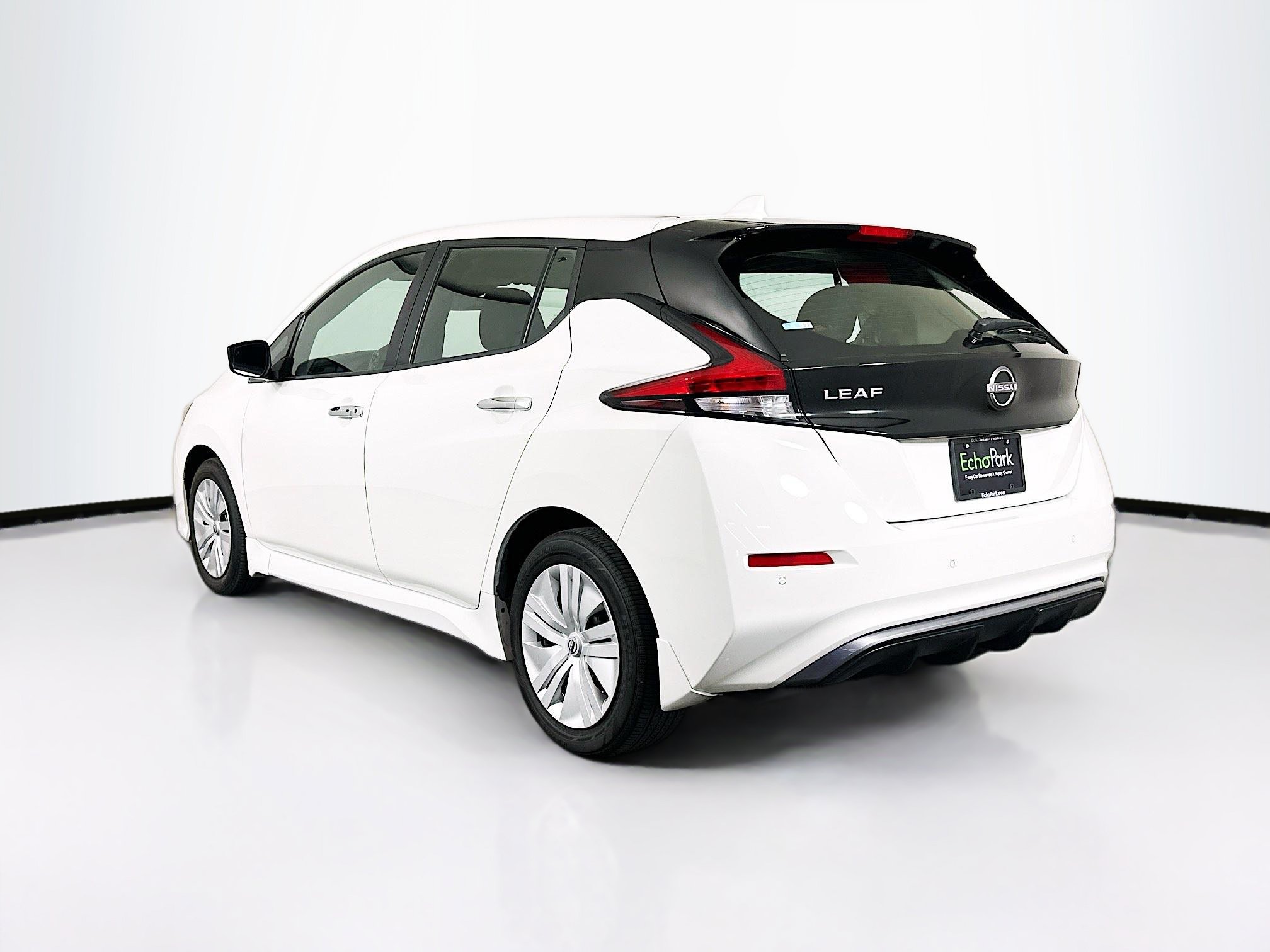 Used 2025 Nissan Leaf S FWD image 5