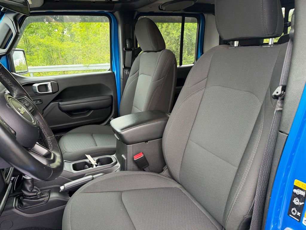 Used 2022 Jeep Gladiator Sport AWD/4WD image 9