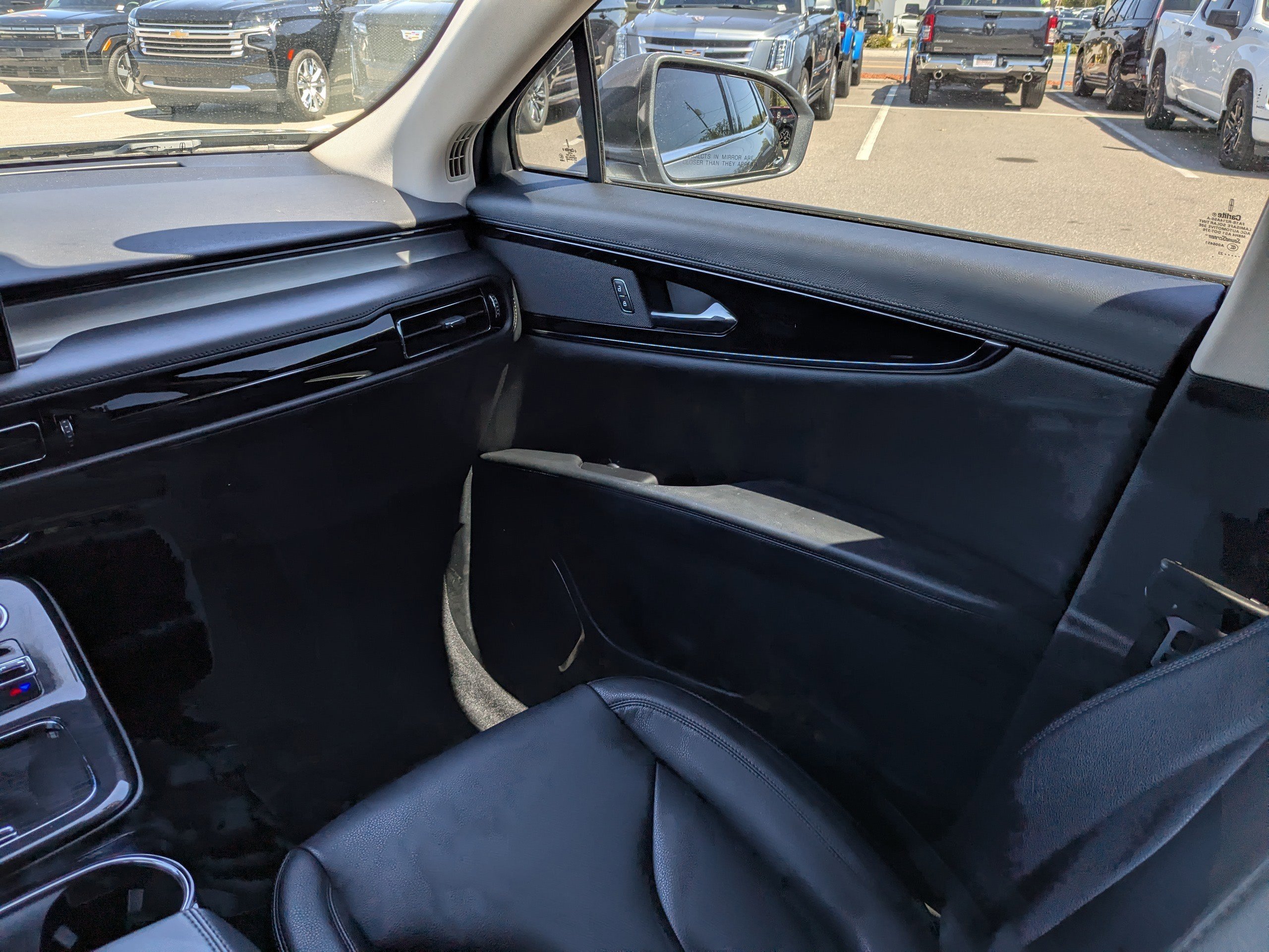 Used 2023 Lincoln Nautilus FWD w/ Premium Package image 18