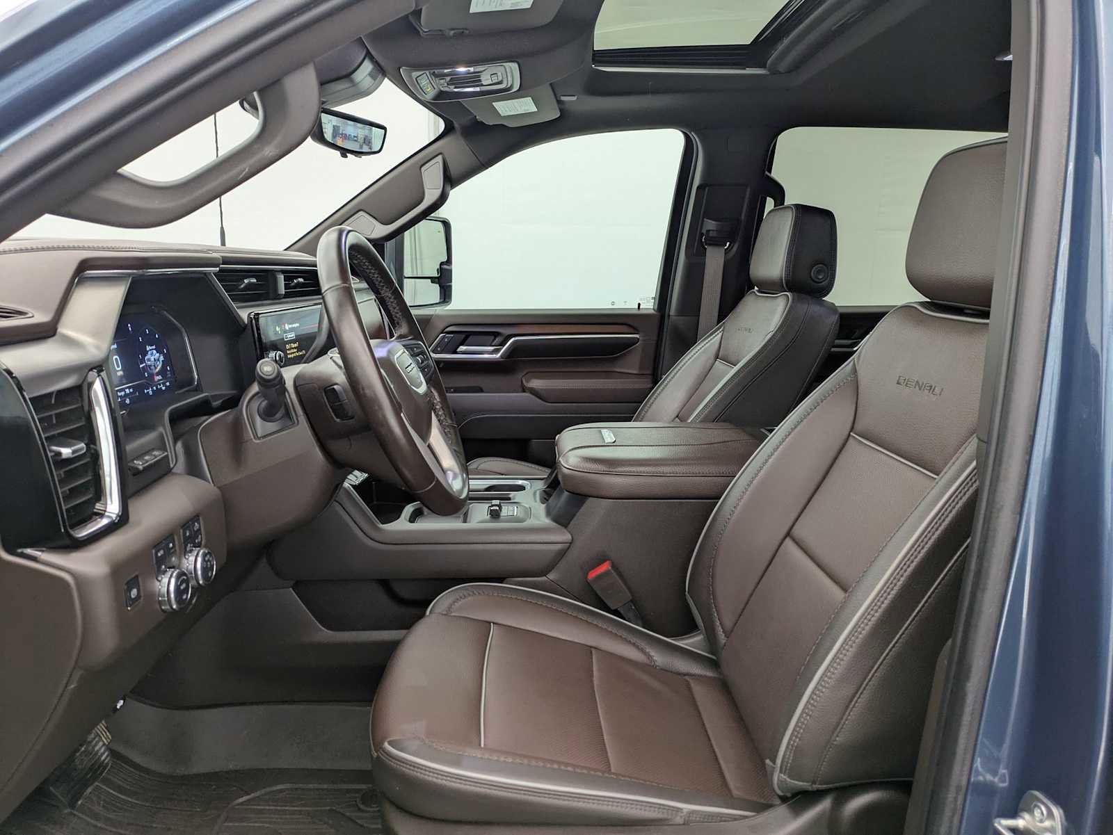 Used 2025 GMC Sierra 2500 Denali w/ Denali Reserve Package image 18