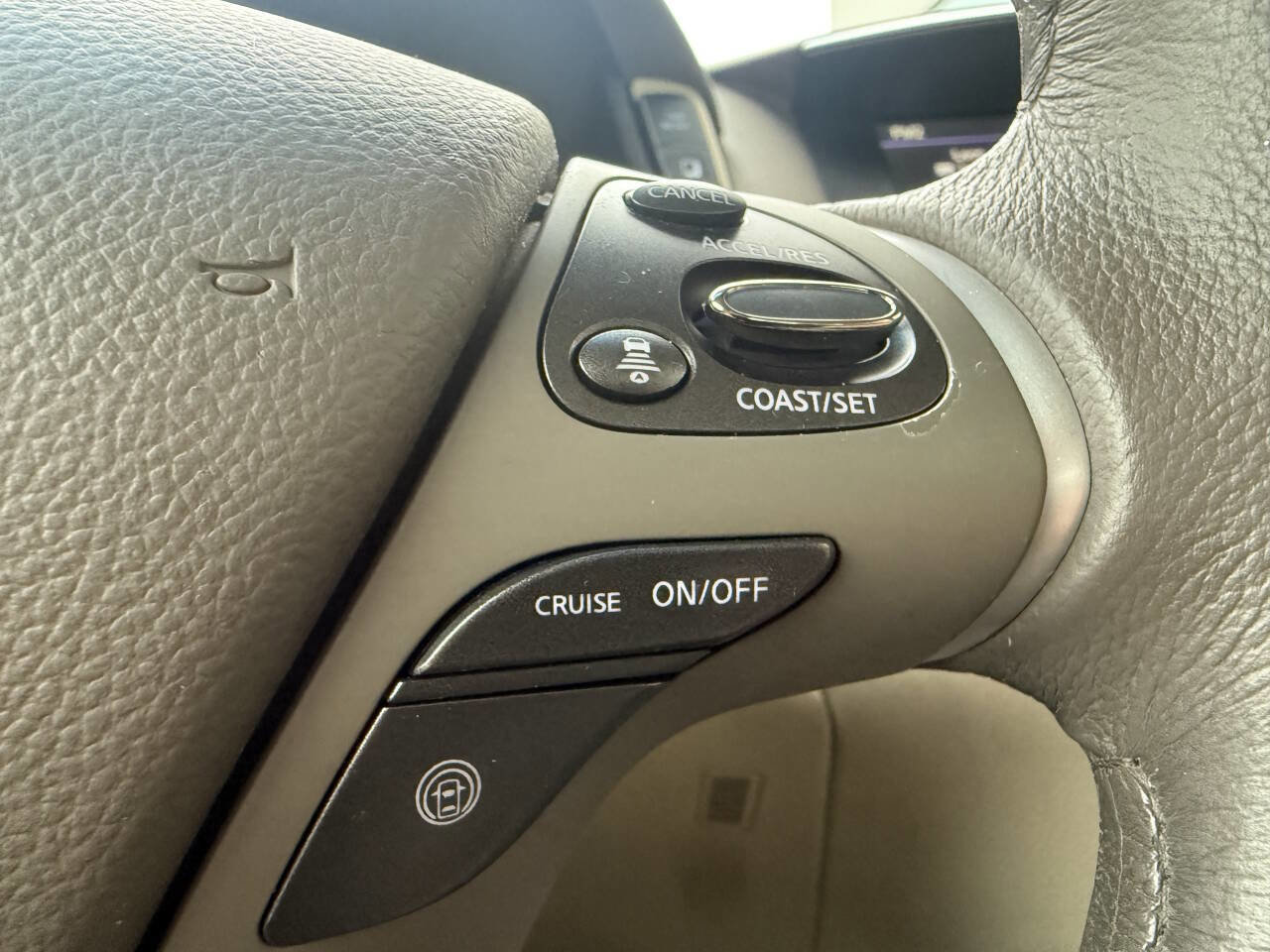 Used 2012 INFINITI M37 x w/ Premium Pkg image 25