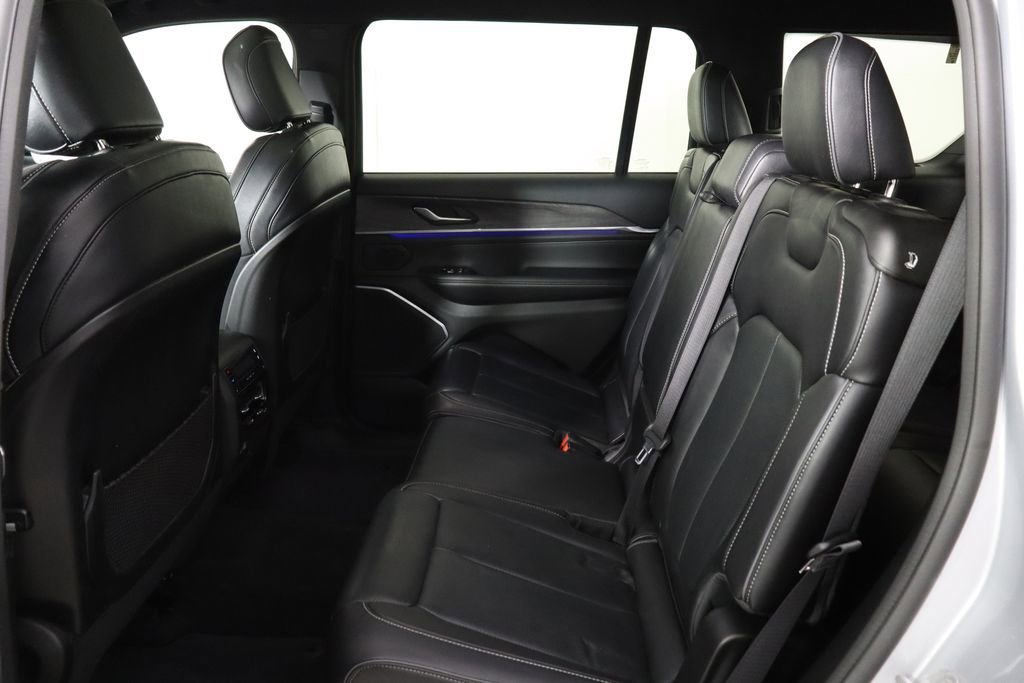 Used 2023 Jeep Grand Cherokee L Overland AWD/4WD image 16
