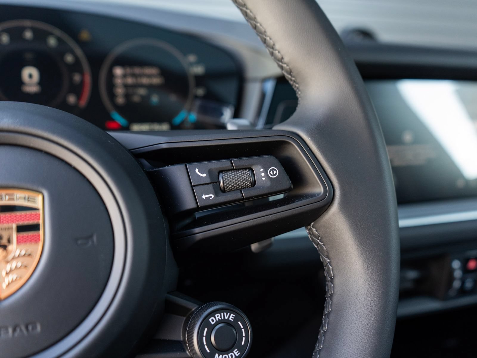New 2026 Porsche Cayenne S AWD/4WD image 21
