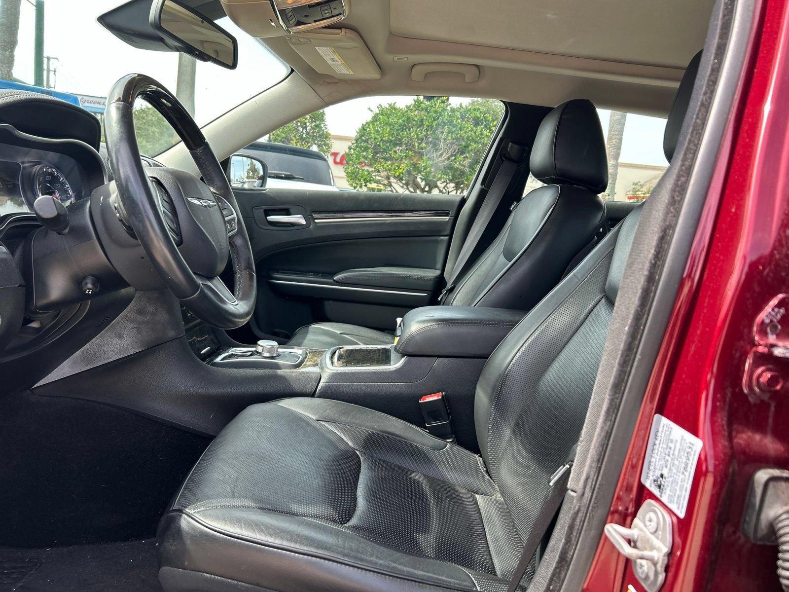 Used 2017 Chrysler 300 C w/ Safetytec Plus Group RWD image 9