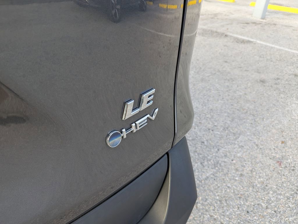 Used 2025 Toyota RAV4 LE AWD/4WD image 10