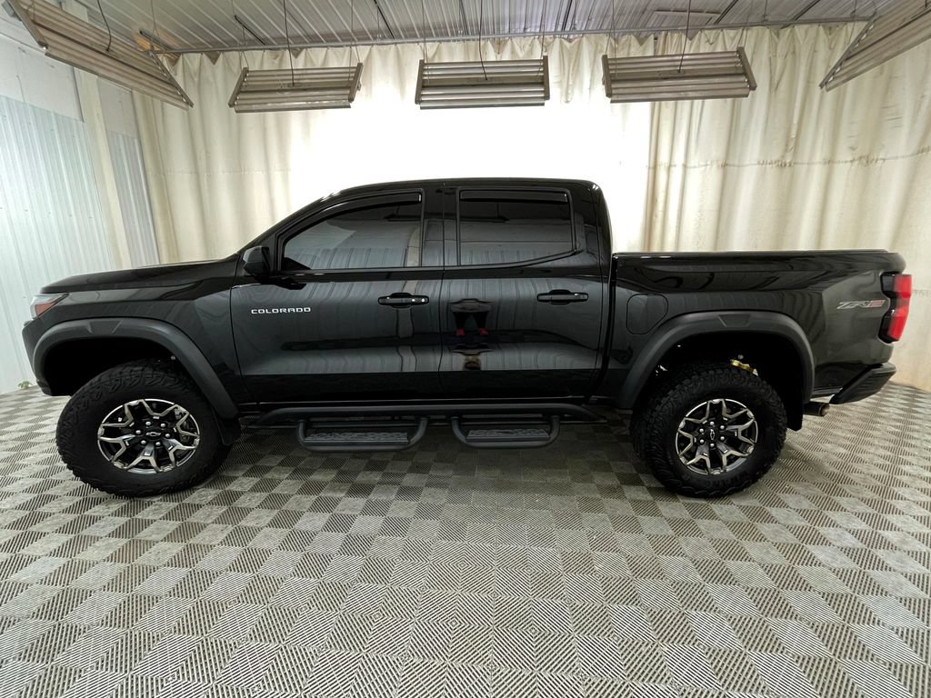 Used 2024 Chevrolet Colorado ZR2 w/ ZR2 Convenience Package III AWD/4WD image 19