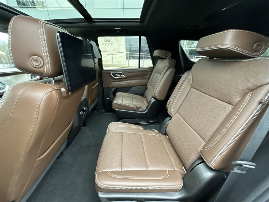 Used 2021 Chevrolet Tahoe High Country w/ Premium Package image 23