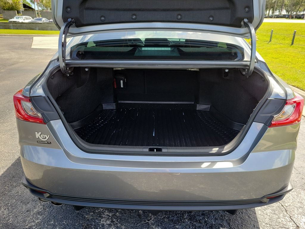 Used 2025 Toyota Camry LE FWD image 9