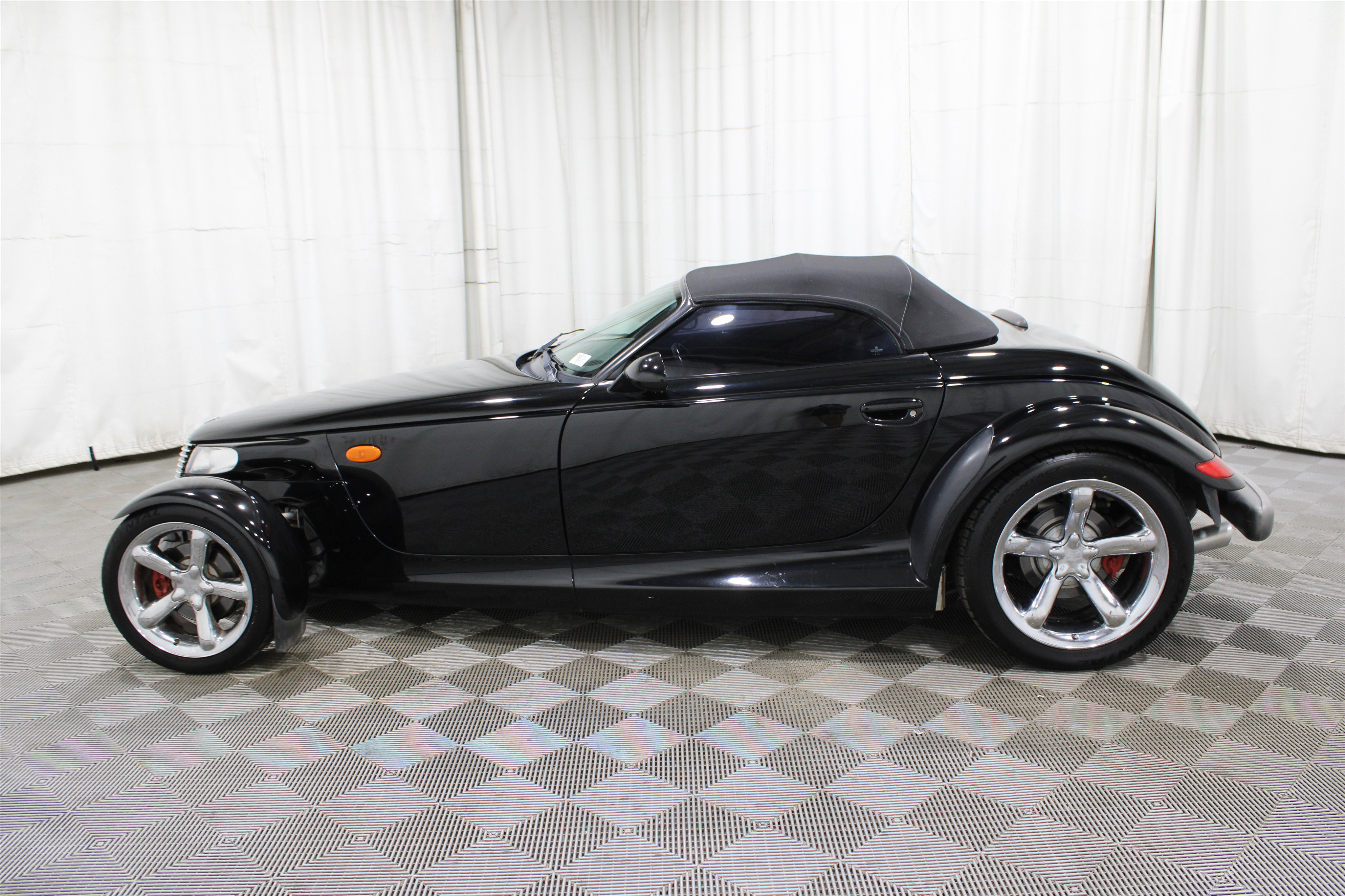 Used 1999 Plymouth Prowler image 21