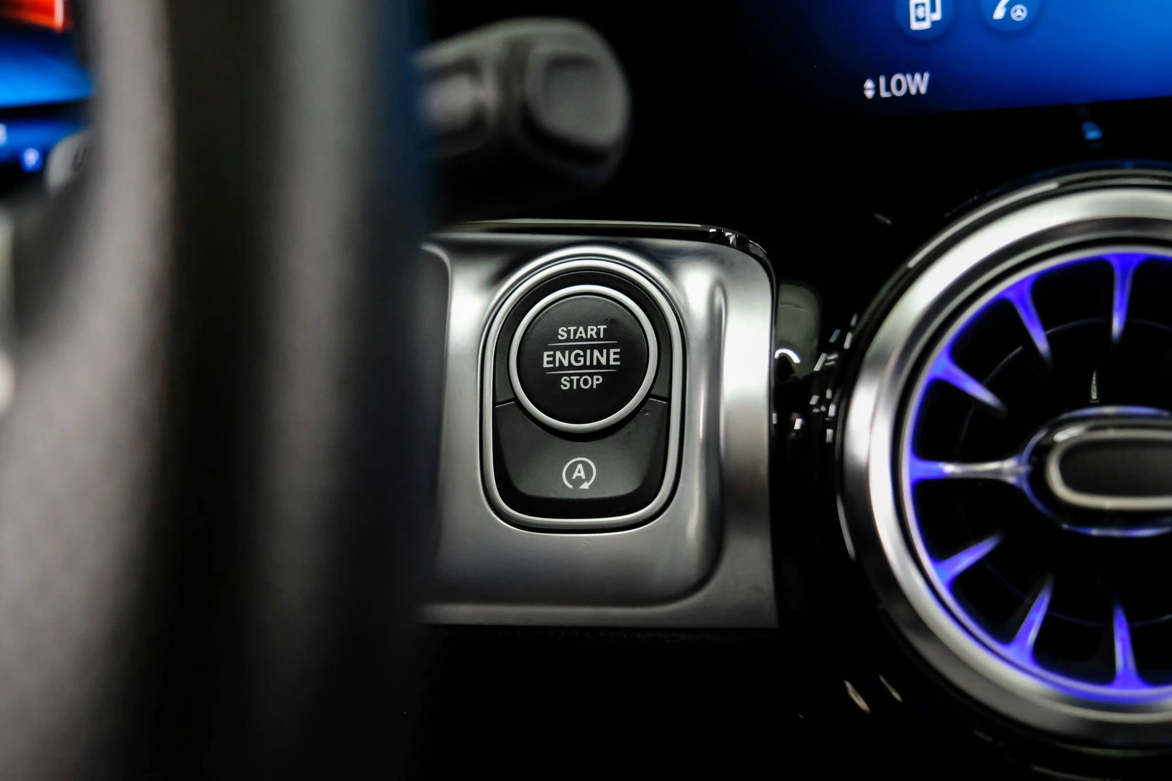 Used 2024 Mercedes-Benz GLB 35 AMG 4MATIC image 21