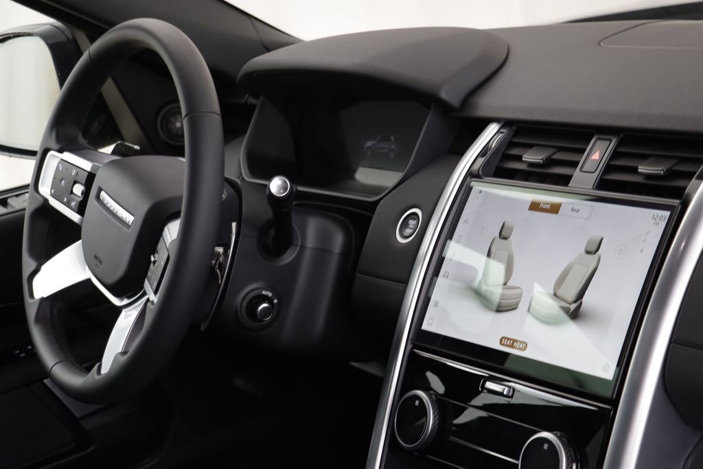 Used 2025 Land Rover Discovery S image 22