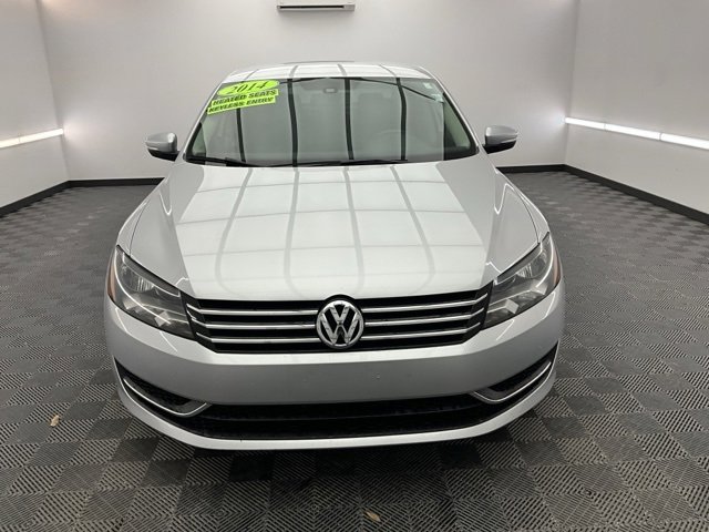 Used 2014 Volkswagen Passat Wolfsburg Edition image 2