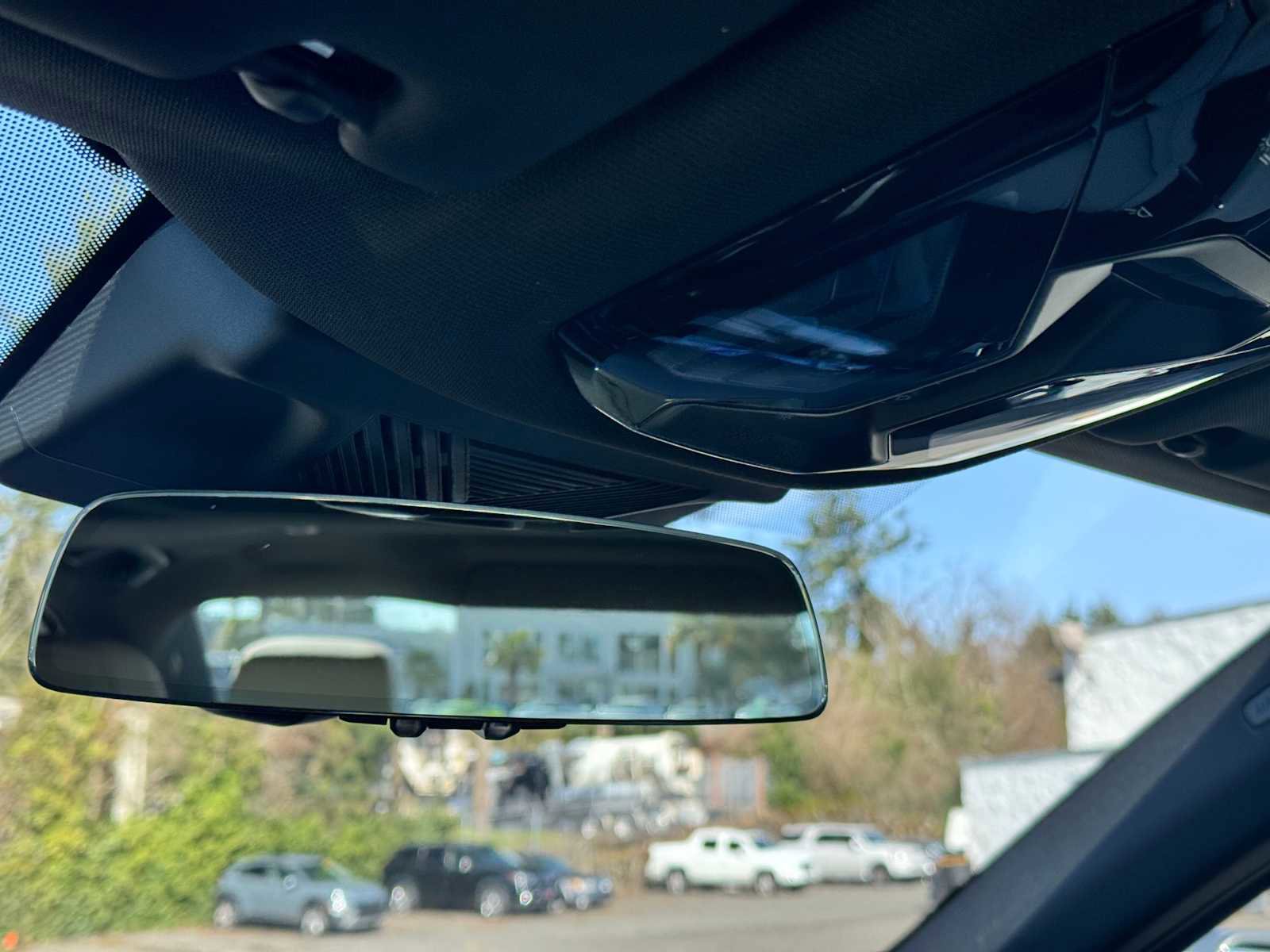 Used 2025 BMW i5 xDrive40 w/ Premium Package image 27