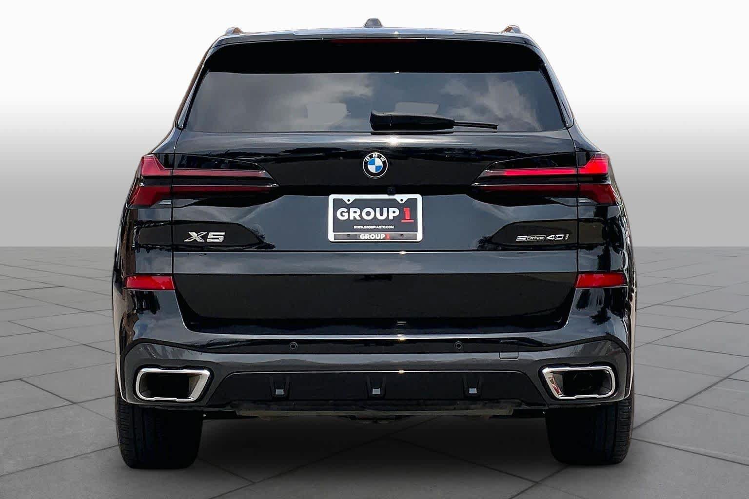 Used 2024 BMW X5 sDrive40i w/ M Sport Package RWD image 5