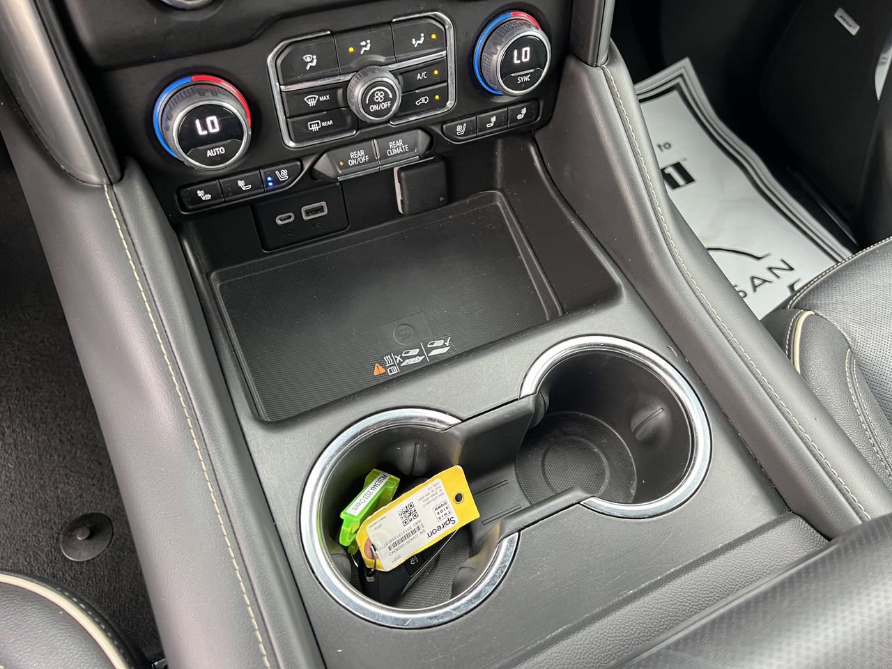 Used 2023 Chevrolet Suburban Premier image 18