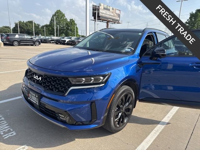 Certified 2022 Kia Sorento SX FWD image 2
