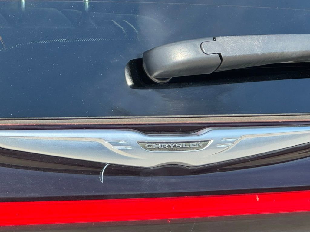 Used 2022 Chrysler Pacifica Touring-L FWD image 16