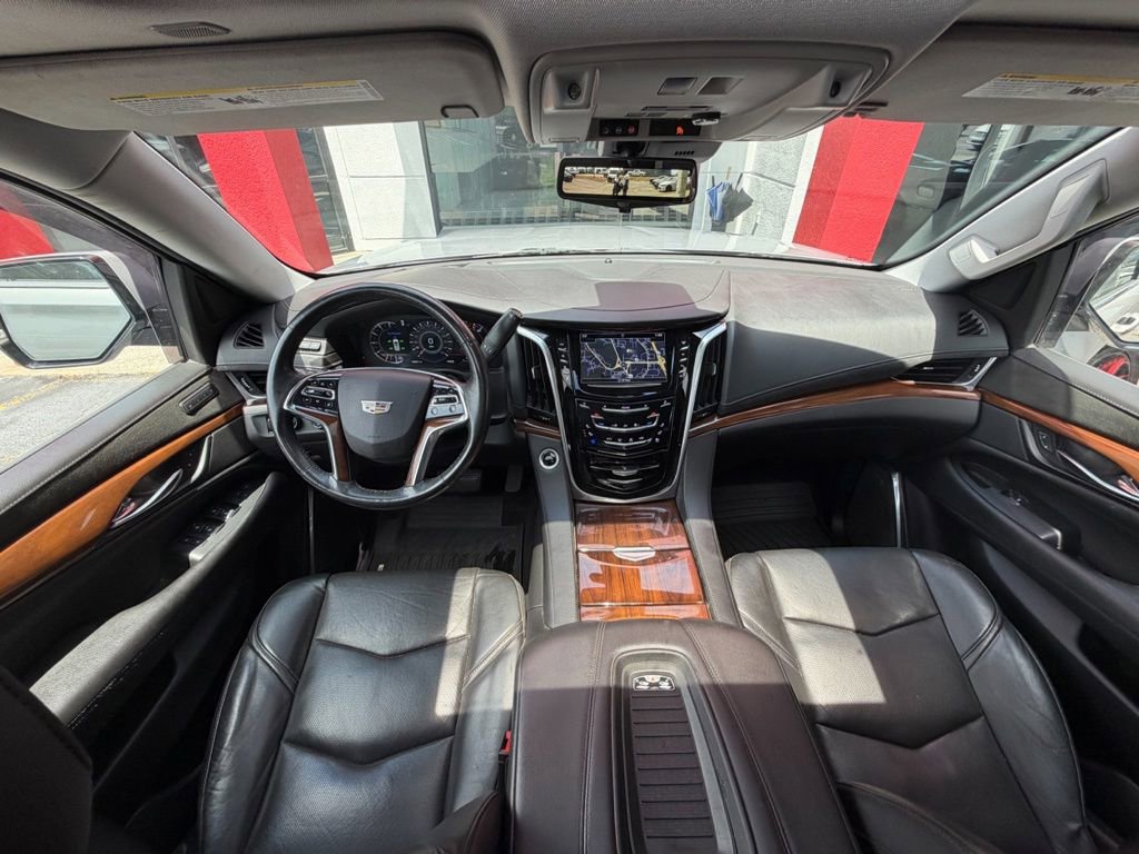 Used 2020 Cadillac Escalade ESV Premium Luxury AWD/4WD image 32