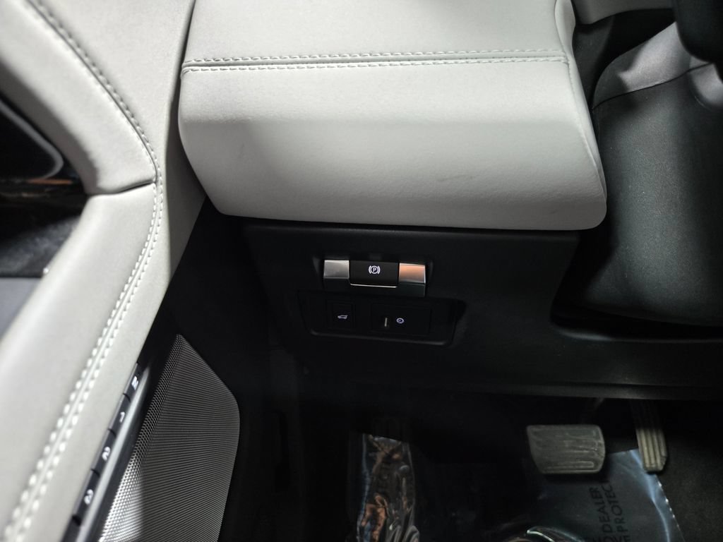 Used 2023 Land Rover Range Rover Evoque SE AWD/4WD image 15