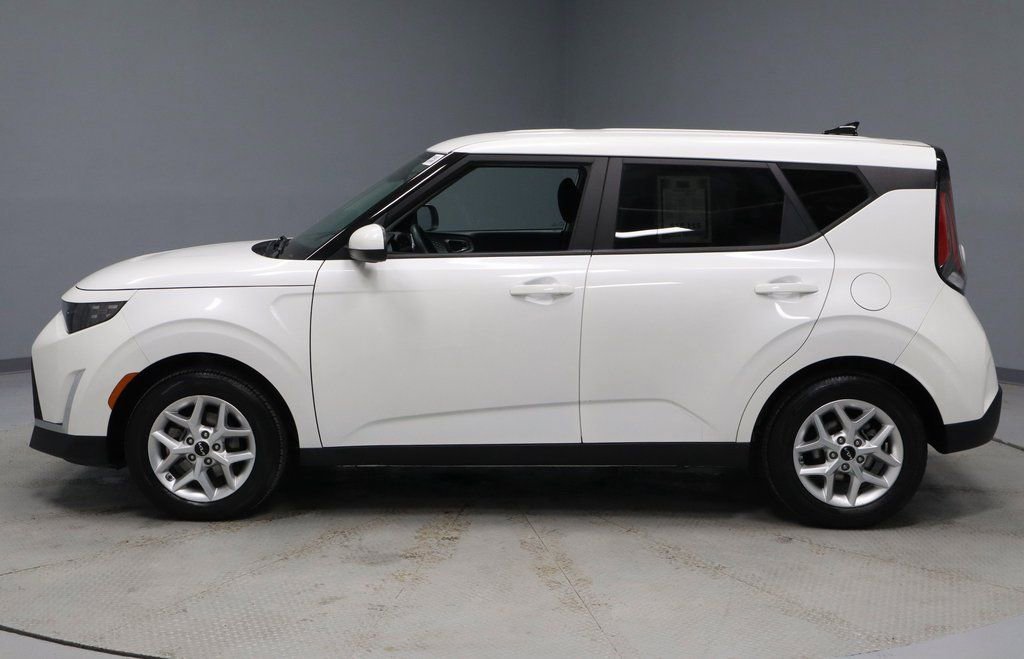 Used 2024 Kia Soul LX w/ Option Group 015 image 7