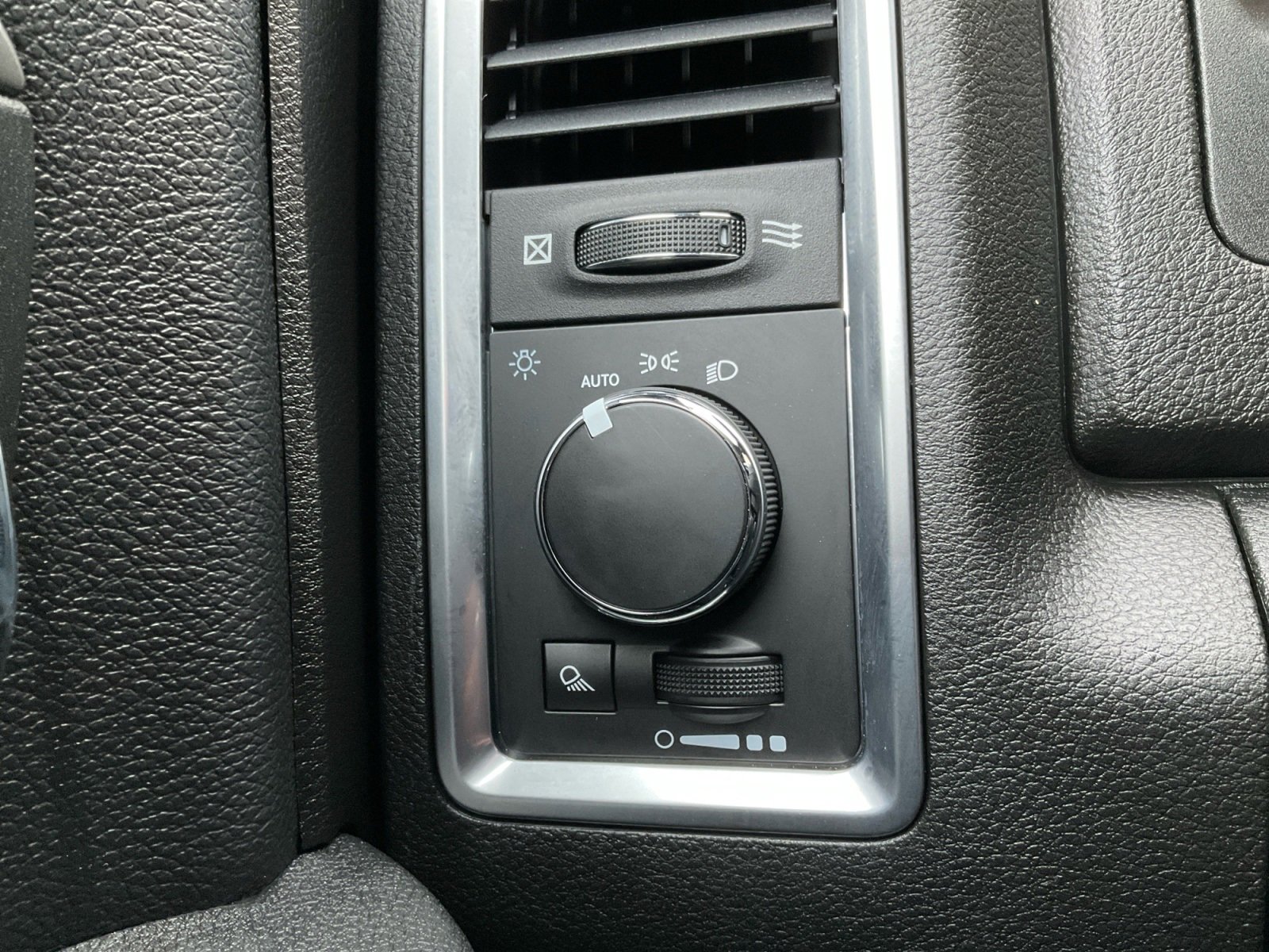 Used 2022 RAM 1500 Classic Warlock image 21