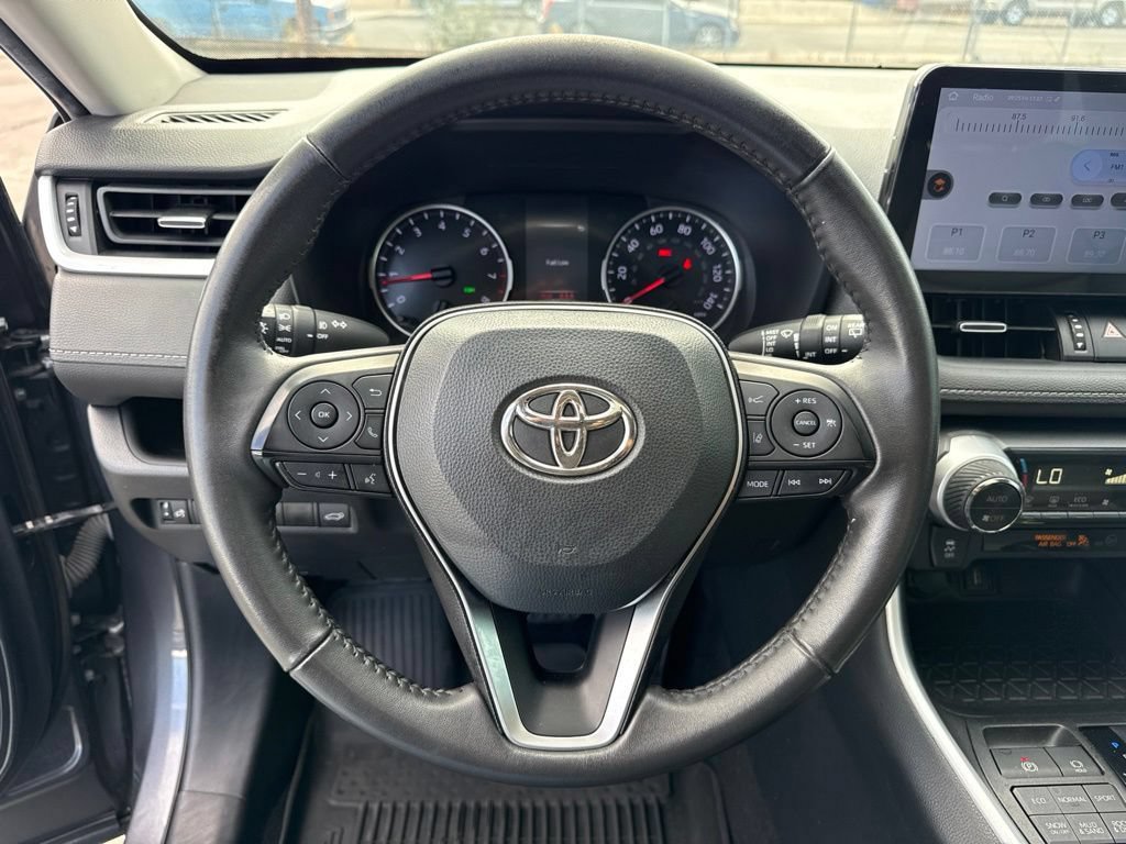Used 2022 Toyota RAV4 XLE Premium AWD/4WD image 23
