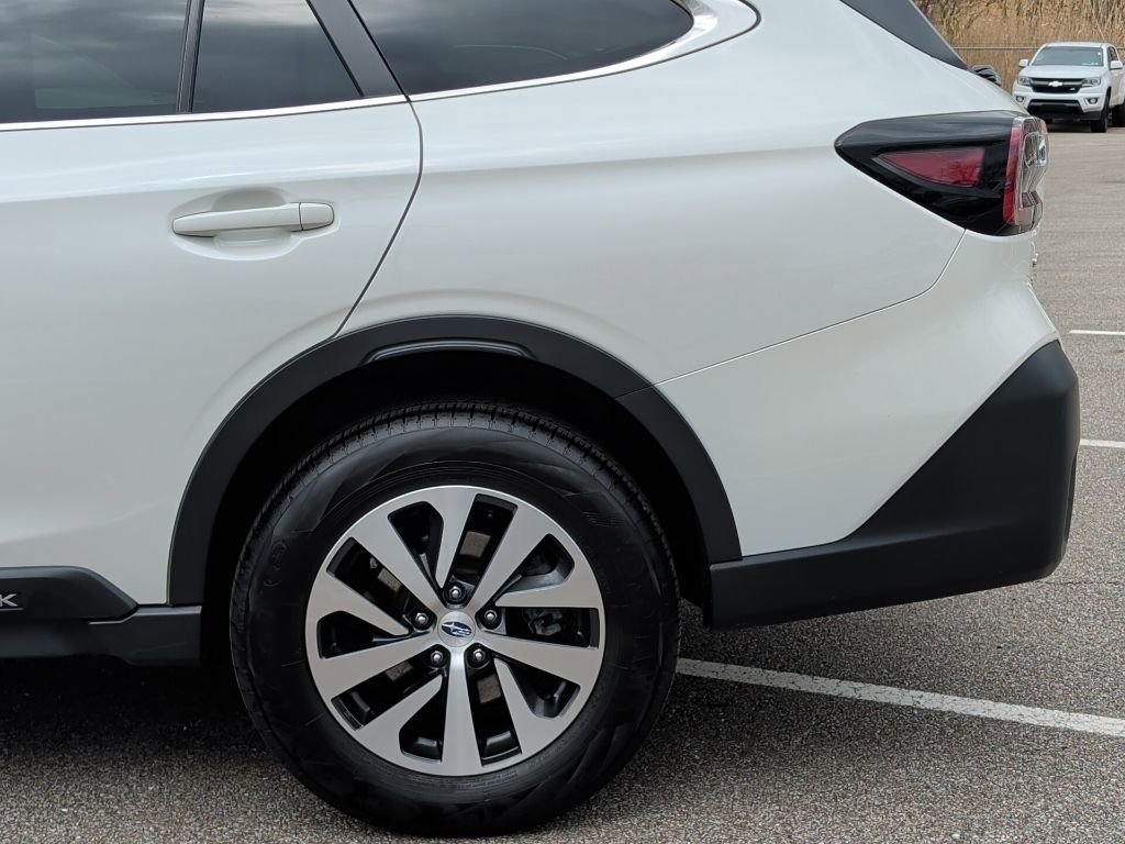 Used 2022 Subaru Outback Premium image 6