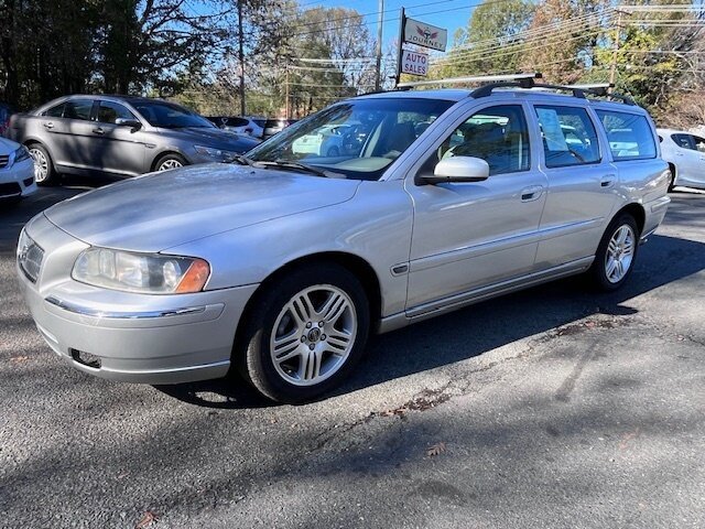 Used 2006 Volvo V70 2.5T FWD image 1