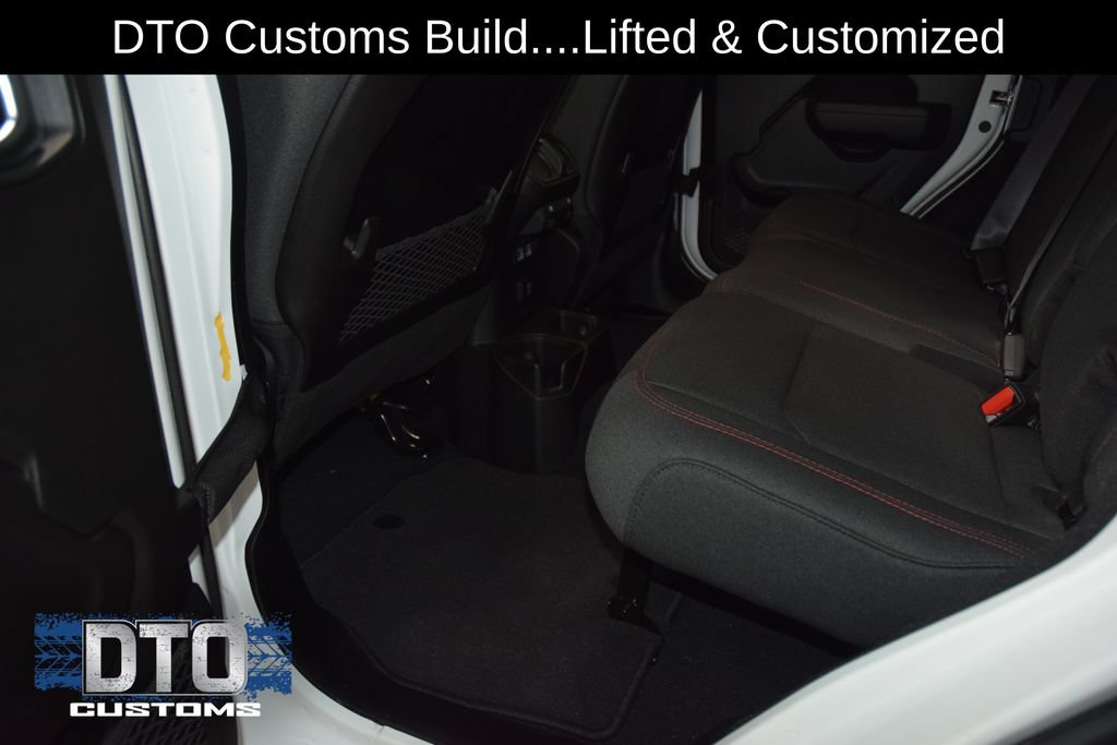Used 2025 Jeep Wrangler Unlimited Rubicon AWD/4WD image 40