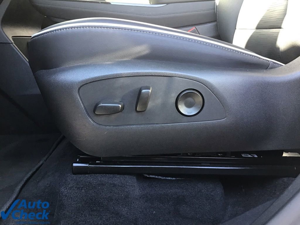 Used 2025 Buick Enclave Sport Touring image 9