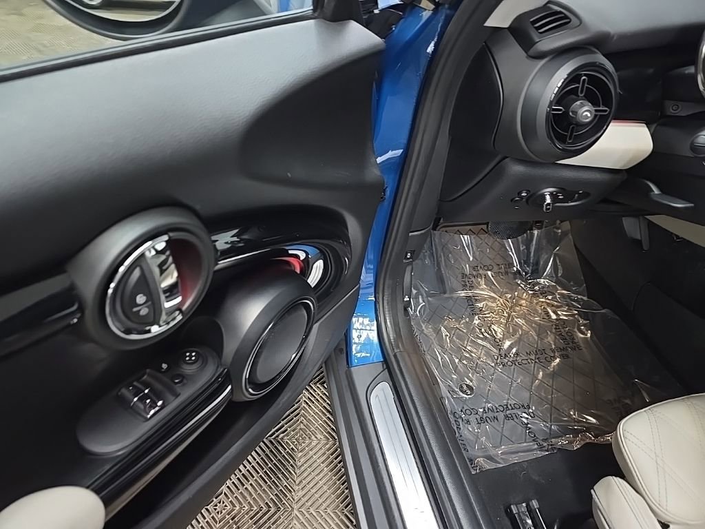 Used 2023 MINI Cooper S image 26