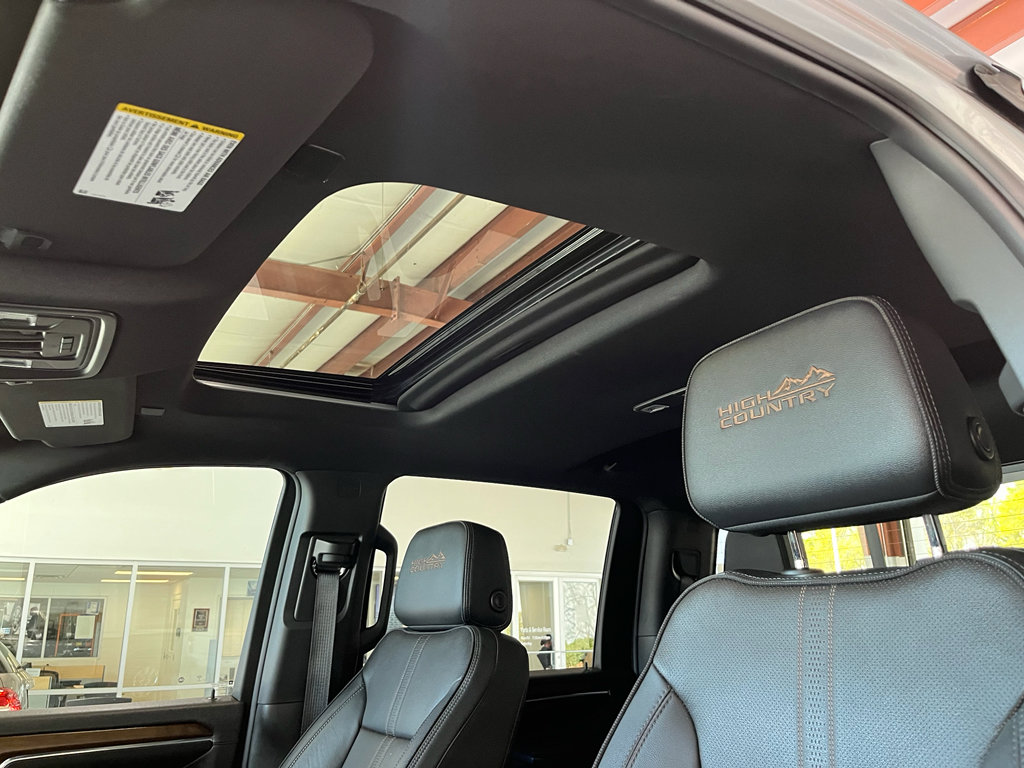 Used 2024 Chevrolet Silverado 2500 High Country w/ High Country Premium Package AWD/4WD image 27