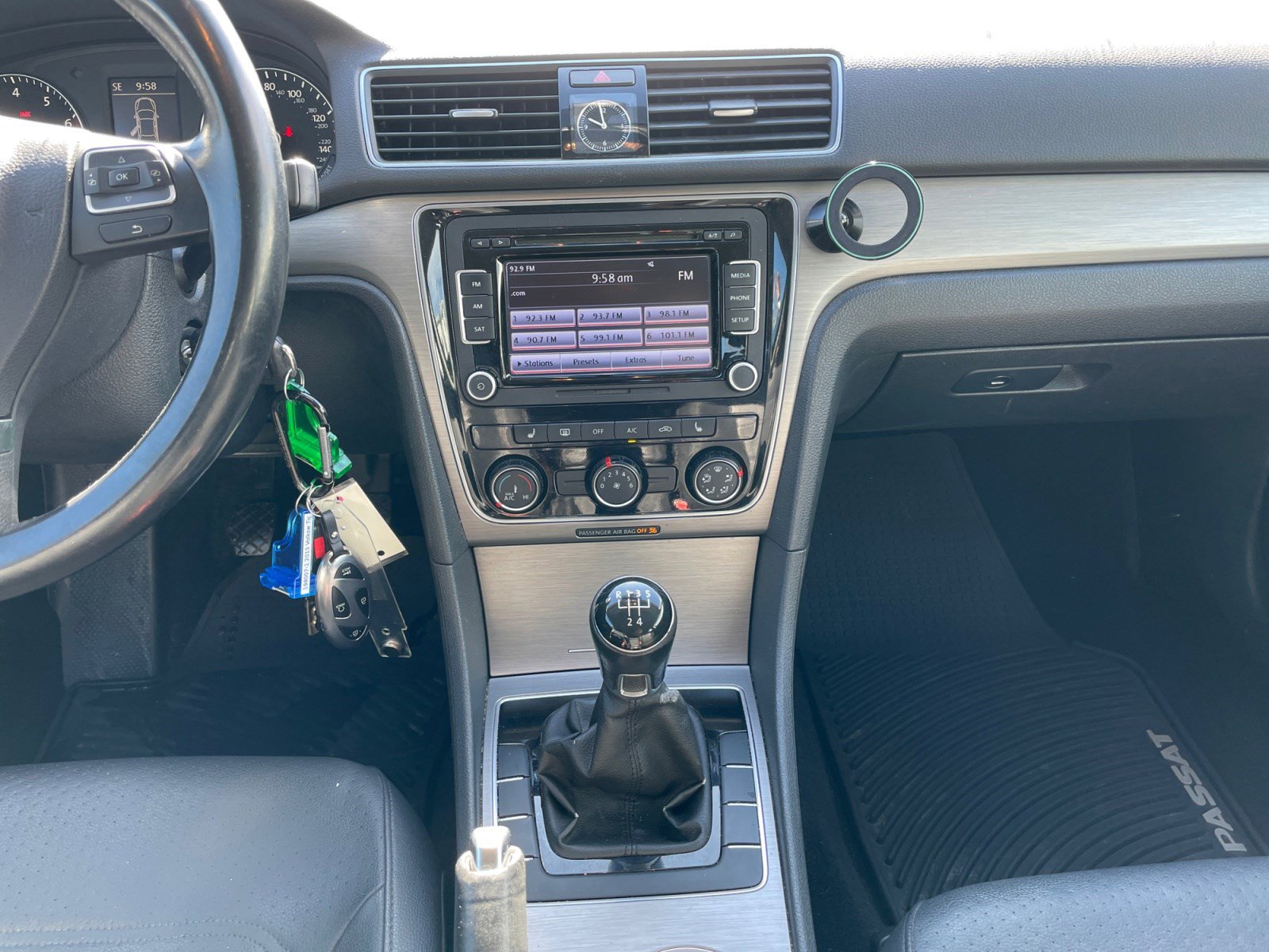 Used 2014 Volkswagen Passat 2.5 SE image 11